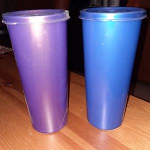 Tupperware Vintage 24 oz cups with lids  2pc set